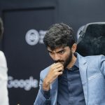 On the sidelines of watching World Championship, fans play chess with Anand in Singapore