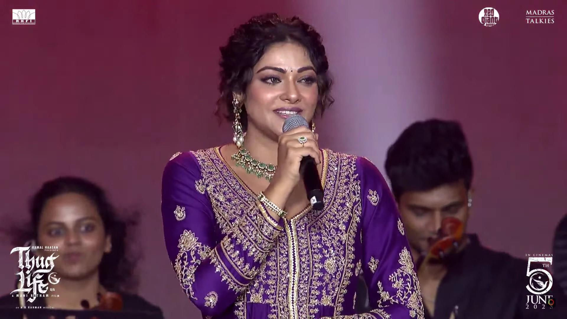 246935-thug20life20audio20launch20abhirami20speech